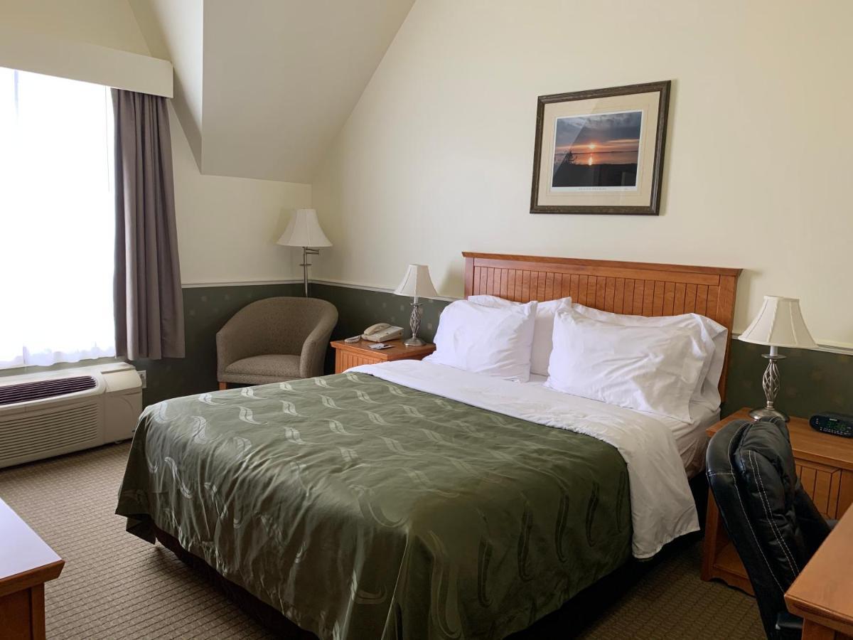 Quality Inn Rivière-du-Loup Esterno foto
